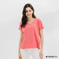 在飛比找momo購物網優惠-【Hang Ten】女裝-有機棉寬鬆V領刺繡短袖T恤-亮粉紅