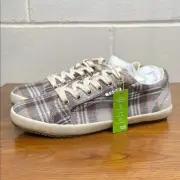 Taos Star Women’s Grey Plaid Low Top Casual Fashion Sneakers Size 8W STA-12844