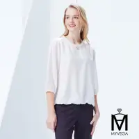 在飛比找momo購物網優惠-【MYVEGA 麥雪爾】MA光澤感荷葉立領五分袖上衣-白