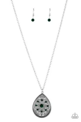 Paparazzi: I Am Queen ~ Green Necklace
