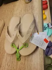 CROCS CLASSIC FLIP V2 SHITAKE MENS 7 WOMENS 9- NEW SHIPS FAST!!!