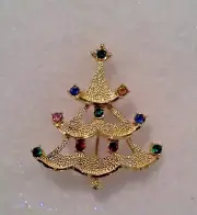 TINY CHRISTMAS TREE CRYSTAL BROOCH MADE IN CZECH