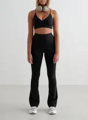 [AIM'N AU] Black Sense Flare Tights & Strap Bra Set