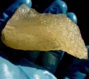 Libyan Desert Glass Meteorite Tektite impact specimen( 290 crt) Historic Tool