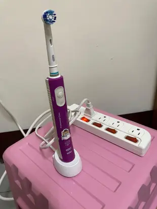 Oral-B 歐樂B Pro450 3D電動牙刷-二手