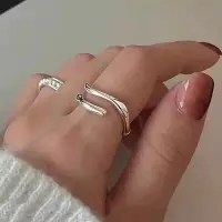 在飛比找蝦皮購物優惠-✨奈斯家✨現貨 925純銀戒指女 韓國戒指 小眾設計波紋不規