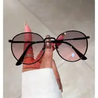 在飛比找ETMall東森購物網優惠-新款時尚簡約海洋片太陽眼鏡個性圓框架韓版潮流ins男女同款墨