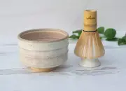 Beige Matcha Set: Matcha Bowl, Bamboo Matcha Whisk, Ceramic Whisk Holder