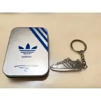 在飛比找蝦皮購物優惠-Adidas Originals / 愛迪達 版鞋logo鋁