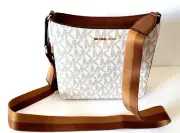 MICHAEL KORS Signature Jet Set Medium Crossbody Vanilla/Luggage Brown NEWNWT
