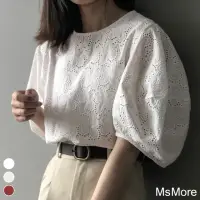 在飛比找momo購物網優惠-【MsMore】韓國設計師雕花純棉蕾絲燈籠五分袖上衣#109