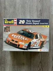Revell 1:24 Model Kit Tony Stewart Home Depot #20 Grand Prix 85-2986 New Sealed