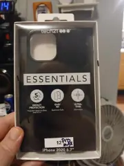 TECH21 Essentials Black Case for iPhone 2020 6.7"
