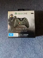 Microsoft Xbox One Halo 5 Guardians Master Chief video game controller