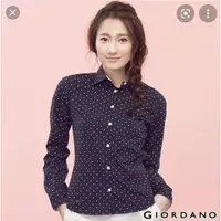在飛比找蝦皮購物優惠-[GIORDANO]女裝質感素面牛津紡襯衫(56海軍寶藍X白