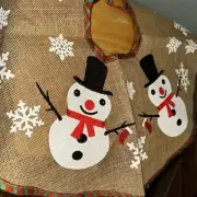 Brand New Burlap Tree Skirt w/ Snowman & Snow Flakes for Christmas Holiday 30”