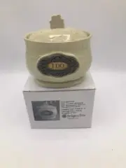 SHAMROCK EMBOSSED IRISH TRINKET HOLDER CHANGE IT UP I DO NEW IN BOX