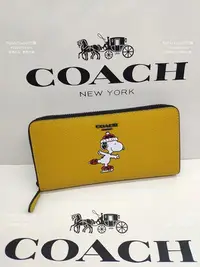 在飛比找Yahoo!奇摩拍賣優惠-七七代購  Coach CE715  迪士尼史努比女士拉鏈長