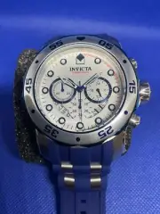 Invicta Pro Diver, Silver/blue, mod 40477 mens wristwatch with Invicta Dive Case