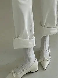 在飛比找Yahoo!奇摩拍賣優惠-韓國東大門23年春夏新款蝴蝶結裝飾一字帶尖頭鞋法式風單鞋女