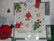 NEW, Plush HOLIDAY RETRO Lightweight Throw Blanket 50" x 60"