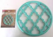 Home Basics TURQUOISE/BLUE LATTICE Enamel Cast Iron Trivet 8" Diameter NEW