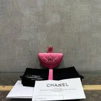 在飛比找Yahoo!奇摩拍賣優惠-Chanel/香奈兒粉金手環包腰包