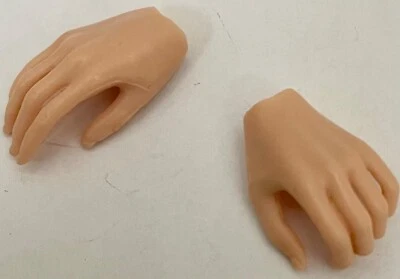 Very Cool 1/6th scale female hands.