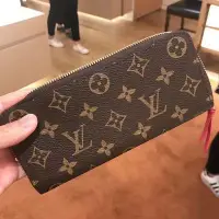 在飛比找Yahoo!奇摩拍賣優惠-LV Monogram 內層粉色 M61298 紅色 M60