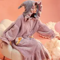 在飛比找樂天市場購物網優惠-長款法蘭絨睡衣 可愛卡通毛絨女生睡衣 睡袍 珊瑚絨睡衣女 秋
