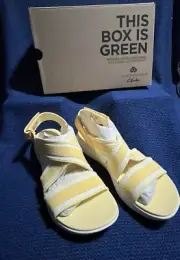 Clarks CloudSteppers Women’s Slingback Sandals Yellow White Striped Size 10W NIB