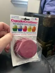 Cupcake Creations Wine No Muffin Pan Required 32 Baking Cups New!