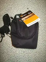 NEW Lowepro CAMERA BAG Adventure Ultra zoom 100 small case With Shoulder Strap