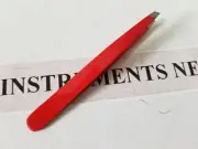 EYEBROW TWEEZERS Red