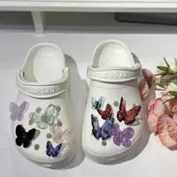 在飛比找ETMall東森購物網優惠-Crocs洞洞鞋通用蝴蝶仙女鞋花鞋扣鞋面裝飾cross配件飾