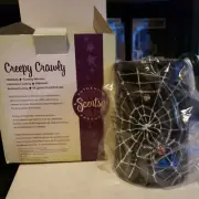 SCENTSY Warmer Creepy Crawly Plug-In Warmer ~Retired~/Black/White/NEW