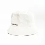 美國百分百【全新真品】CALVIN KLEIN 帽子 休閒 配件 CK 漁夫帽 LOGO 白色 CQ65