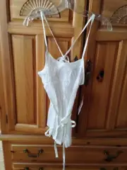 Roxy camisole White top with belt & Elastic Waist size Extra Small