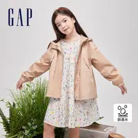 在飛比找momo購物網優惠-【GAP】女童裝 Logo印花防潑水連帽外套-卡其色(890