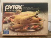 PYREX 704 - 4 Qt Oval Handled Baking Dish Roaster 15 in x 11 in Clear
