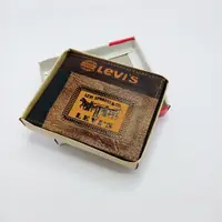 在飛比找蝦皮購物優惠-Levi's 男士折疊錢包