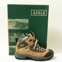 在飛比找蝦皮購物優惠-Aigle Gore-Tex 雪地登山鞋出國留學必備