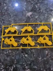 Battle masters 1992 REPLACEMENT PARTS Yellow Horse Figures x3