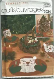 Simplicity Sewing Pattern 7024 Christmas Table Accessories Home Decor UNCUT