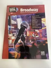 ULTIMATE VOCAL SING-ALONG BROADWAY: MALE VOICE, BOOK & By Alfred Music ab3