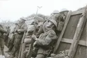 WW I Allies Photo ** ** Soldier Looking Over The Top Of Trench
