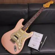 New Fender Custom Shop Limited Tyler Bryant Pinky Stratocaster Relic SN. TB051
