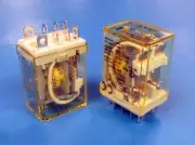 IDEC RH2B-U-DC24 24VDC DPDT 10A Plug-In, Blade-Terminal Power Relay, New
