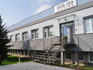 牛奶旅館