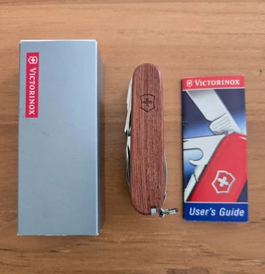 Victorinox Swiss Champ Hardwood Multi-Tool 33 Functions Outdoor 1.6794.69